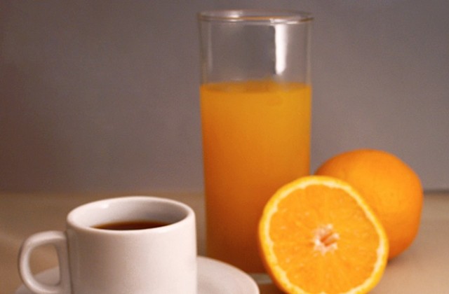 ЕК предлага да се забрани добавянето на захар в плодовите сокове