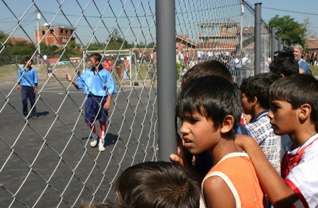 Возят ромчета от „Факултета до общински училища