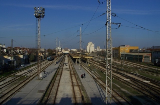 Спряно е движението на влакове по линията Русе-Горна Оряховица