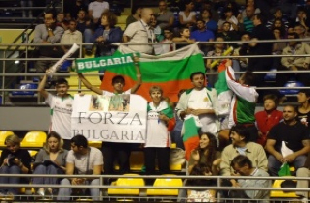Варненци подкрепят волейболистите ни на Световното