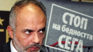Шефът плаща първите три дни болнични и догодина