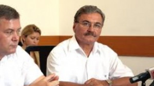 Бисерите на един интендант пред микрофона на Дарик