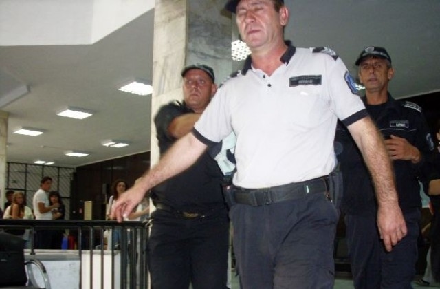 Кемпеса остава в килия за обира в ЦКБ