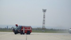 Дим в крилото приземи самолет на летище Варна