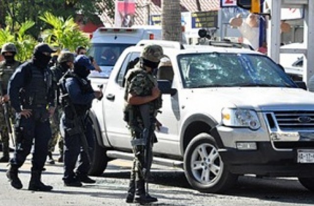 Въоръжени мъже отвлякоха 22 туристи в Акапулко