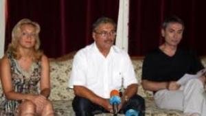 Славчо Славов унищожи част от подписката в защита на театъра