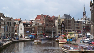 Долу ръцете от моята къща