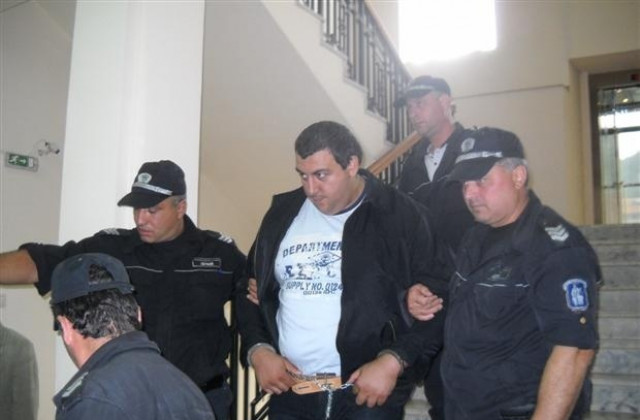 Сумиста и Атмаджов остават в ареста