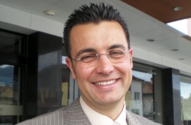 Шефът на парк Пирин дава на съд министър Караджова