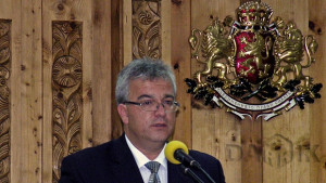 Ще пътуваме по разбити пътища и следващата година