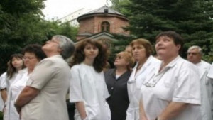 Митингът на лекарите във Велико Търново остава