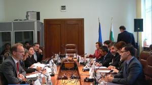 Препоръчват ни да се придържаме към дефицит под 3