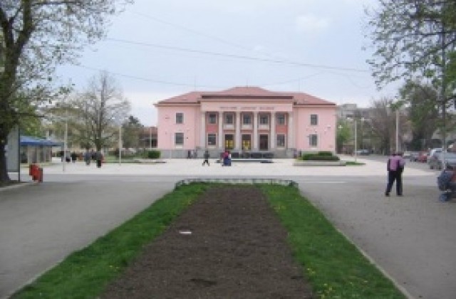 Карнобат се превръща в строителна площадка