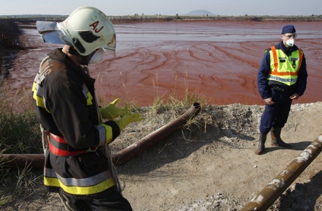 Стената на хвостохранилището в Унгария ще рухне