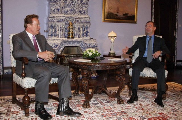 Медведев предложи на Шварценегер да стане кмет на Москва