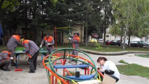 Обновиха детска площадка в Добрич