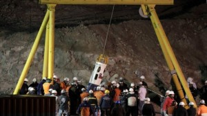 Как оцеляха затрупаните чилийски миньори