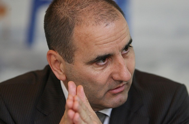 Цветан Цветанов изнася лекция за състоянието на МВР