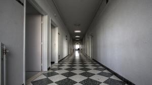 Бебета спят голи и на студено в националната кардиоболница