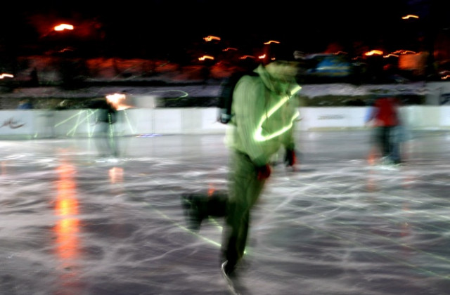 Ледената пързалка отново отваря врати