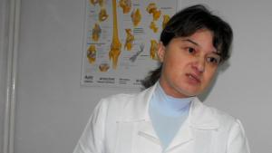 Глобяват доктор заради това че лекува в извънработно време