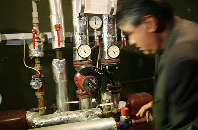 Авария остави части от София без топла вода