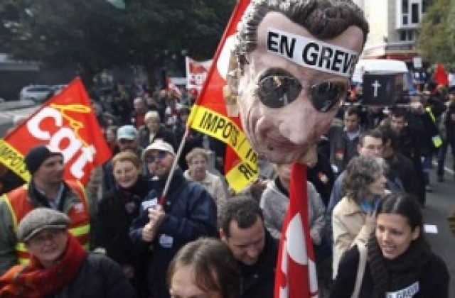 Срещу пенсионната реформа във Франция протестираха 480 000 души