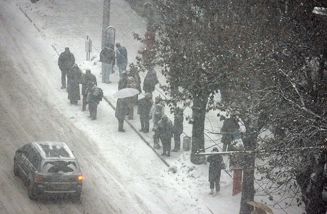 40 тона айсмелт ще пазят търновските улици от обледяване през зимата