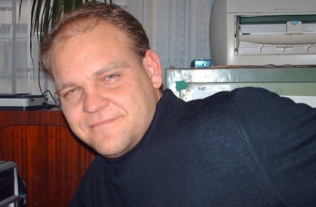 Почина Александър Александров