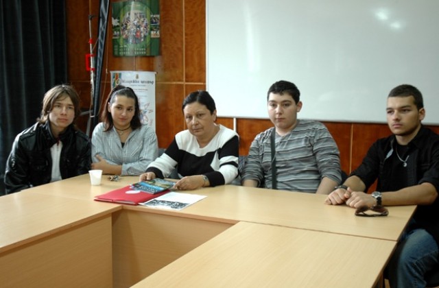 Театралната школа на Младежкия се върна от обмен