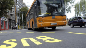 Остават в сила променените маршрути на автобуси 42 42А и