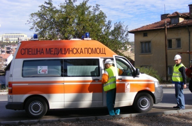Мотопедист почти влезе в частен дом