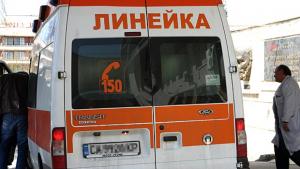 Жена е в критично състояние след като беше блъсната от