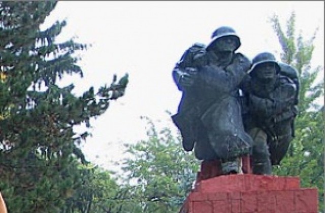 Лили Боянова подпомогна издаването на исторически сборник