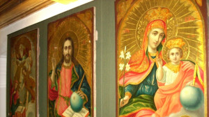 Откриват изложба на старинни икони