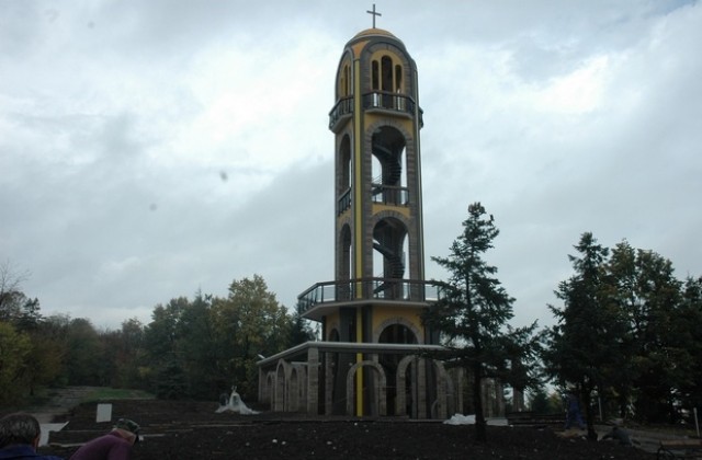 Откриват камбанарията до Св. Богородица в Хасково