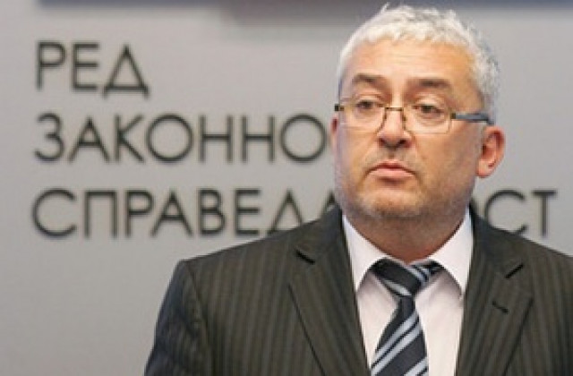 Цветанов се срещал със Сумиста край Варна, твърдят от РЗС