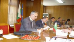 Икономическа комисия не взе решение за референдум и за заема