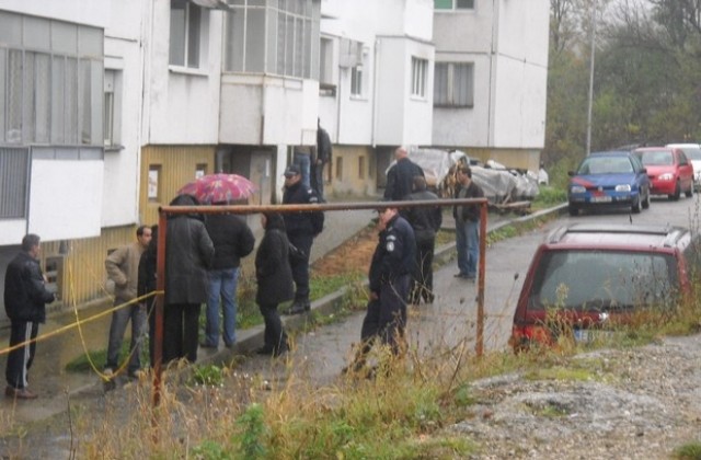 Убиха жена в кв. Сирмани