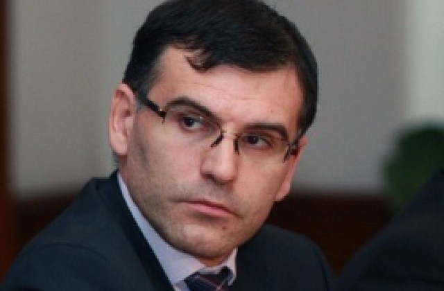 Дянков: В криза е като при отлив в морето - вижда се кой плува без гащи