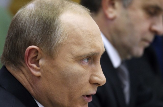 Отрекоха Путин да е имал синина на лицето по време на визитата в Украйна