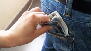 Шофьор опита да подкупи катаджии с двайсетачки