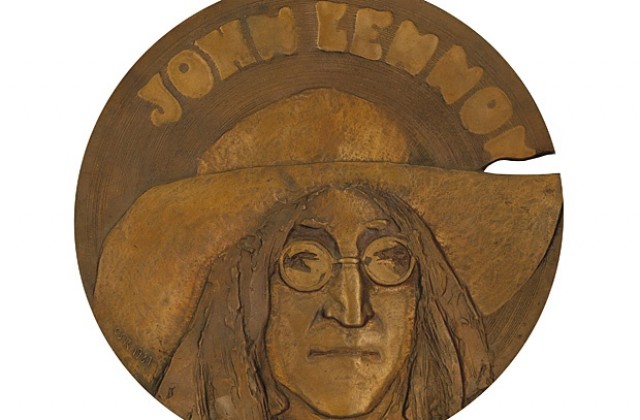 Пуснаха юбилейна монета с Джон Ленън