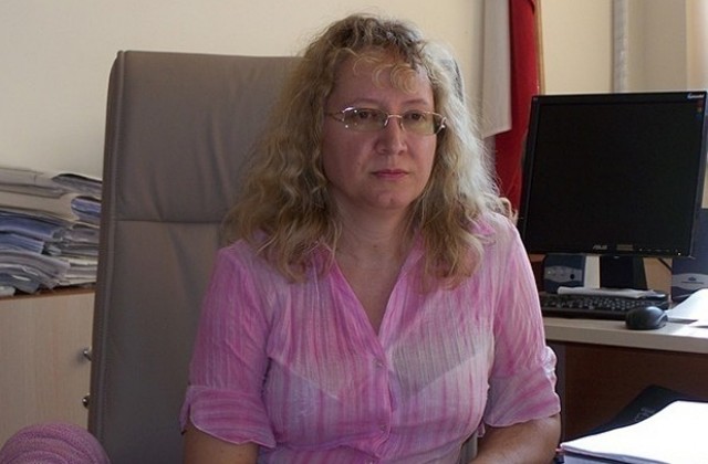 Учителите от ОУ „Пенчо Славейков” искат главата на Стоименка Георгиева
