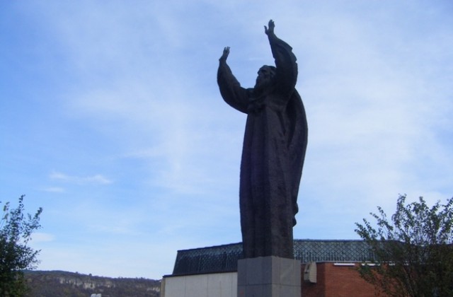 С Урок по родолюбие отбелязваме Деня на народните будители