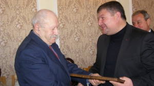 Ловешки културни дейци и общественици получиха награди за Деня на