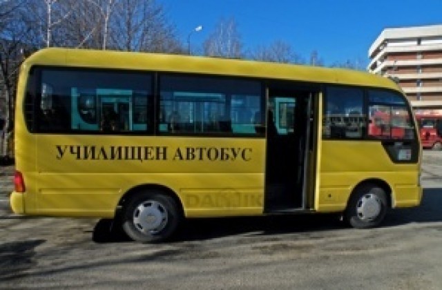 Два училищни автобуса в областта с актове за неизправност