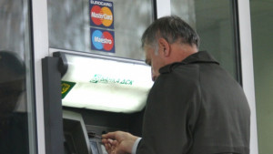 Непредпазливостта честа причина за източване на банкови карти