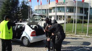 Освободиха заложник за празника на полицията