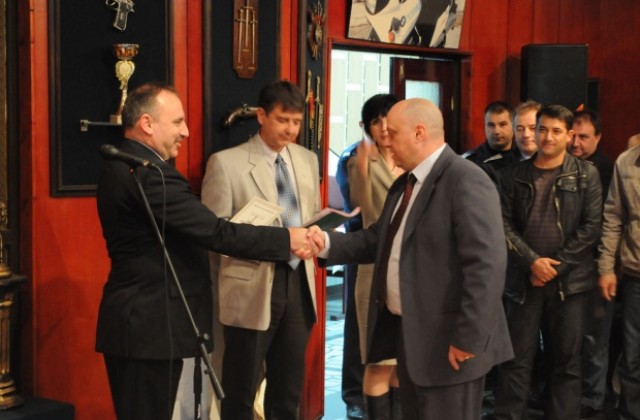 Отличиха 90 полицейски служители